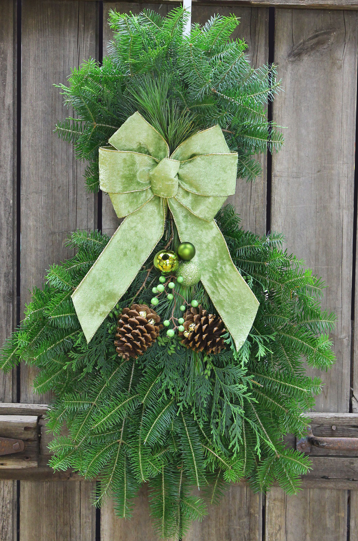 26" Wintergreen Spray